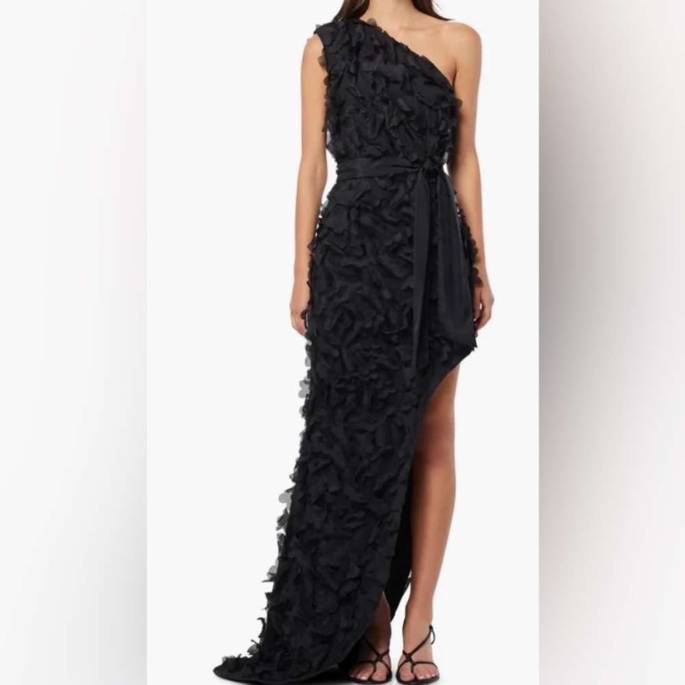 Elliatt Marcia Ruffled One Shoulder Gown in Black size Small